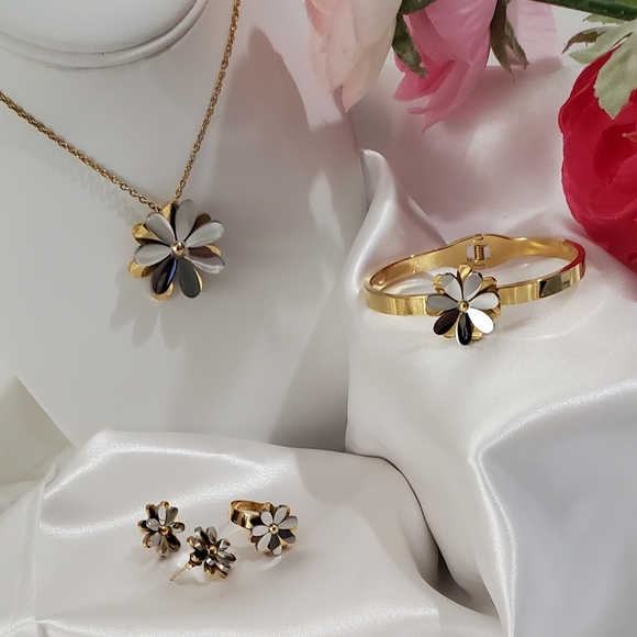 18K Gold Plated Silveand Gold Necklace Jewelry Gift Set - Picture 3 of 4